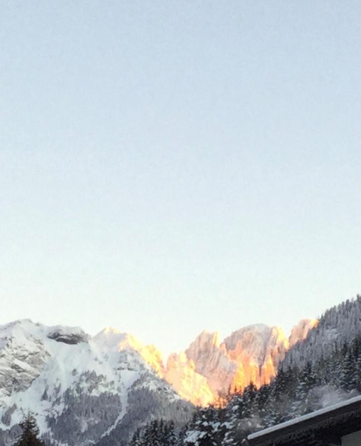 Hotel Laurino Pozza di Fassa Exterior foto