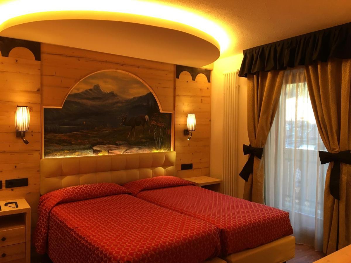Hotel Laurino Pozza di Fassa Exterior foto