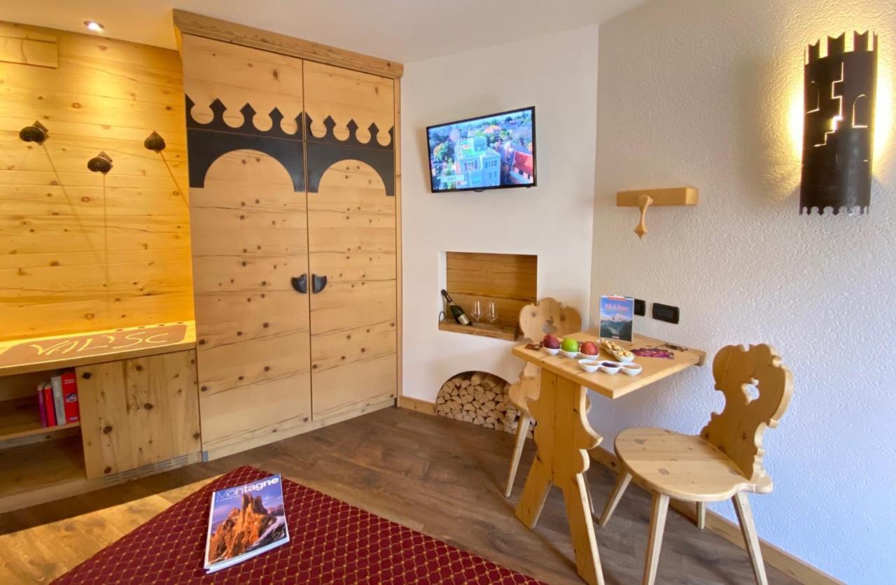 Hotel Laurino Pozza di Fassa Exterior foto