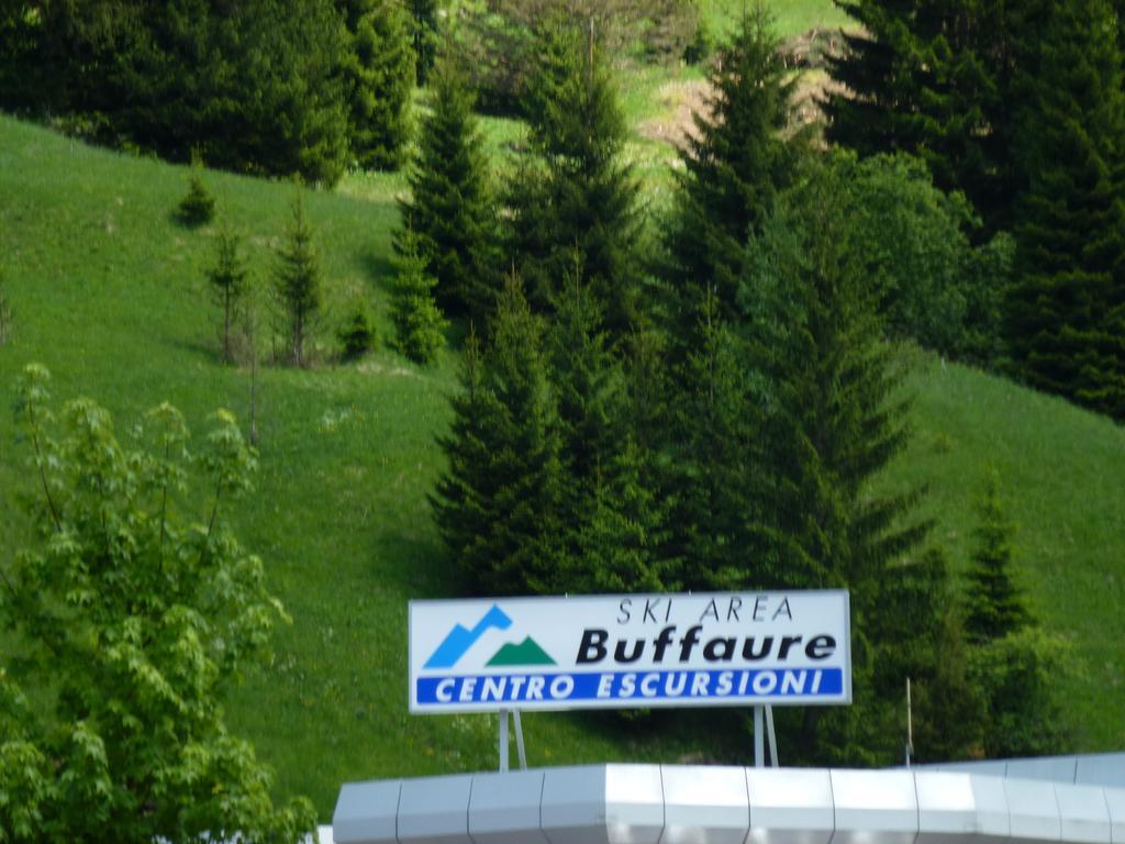 Hotel Laurino Pozza di Fassa Exterior foto