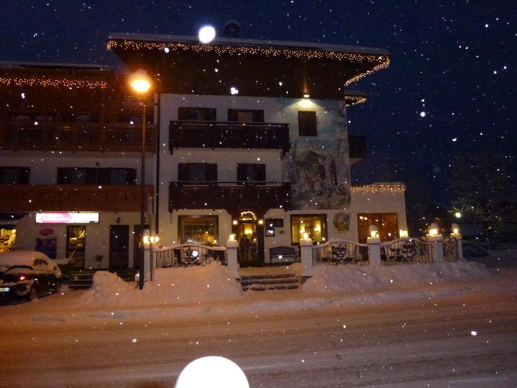 Hotel Laurino Pozza di Fassa Exterior foto