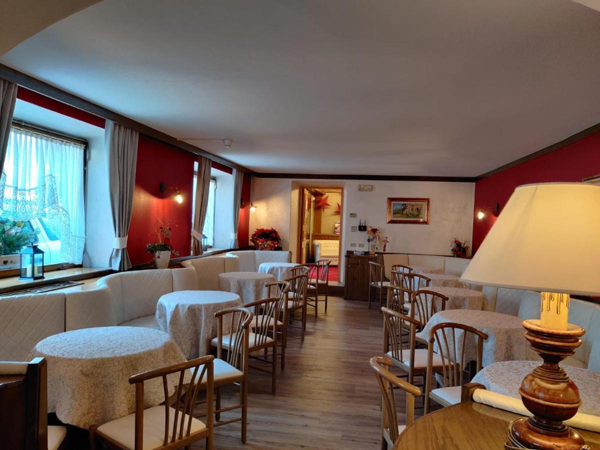 Hotel Laurino Pozza di Fassa Exterior foto