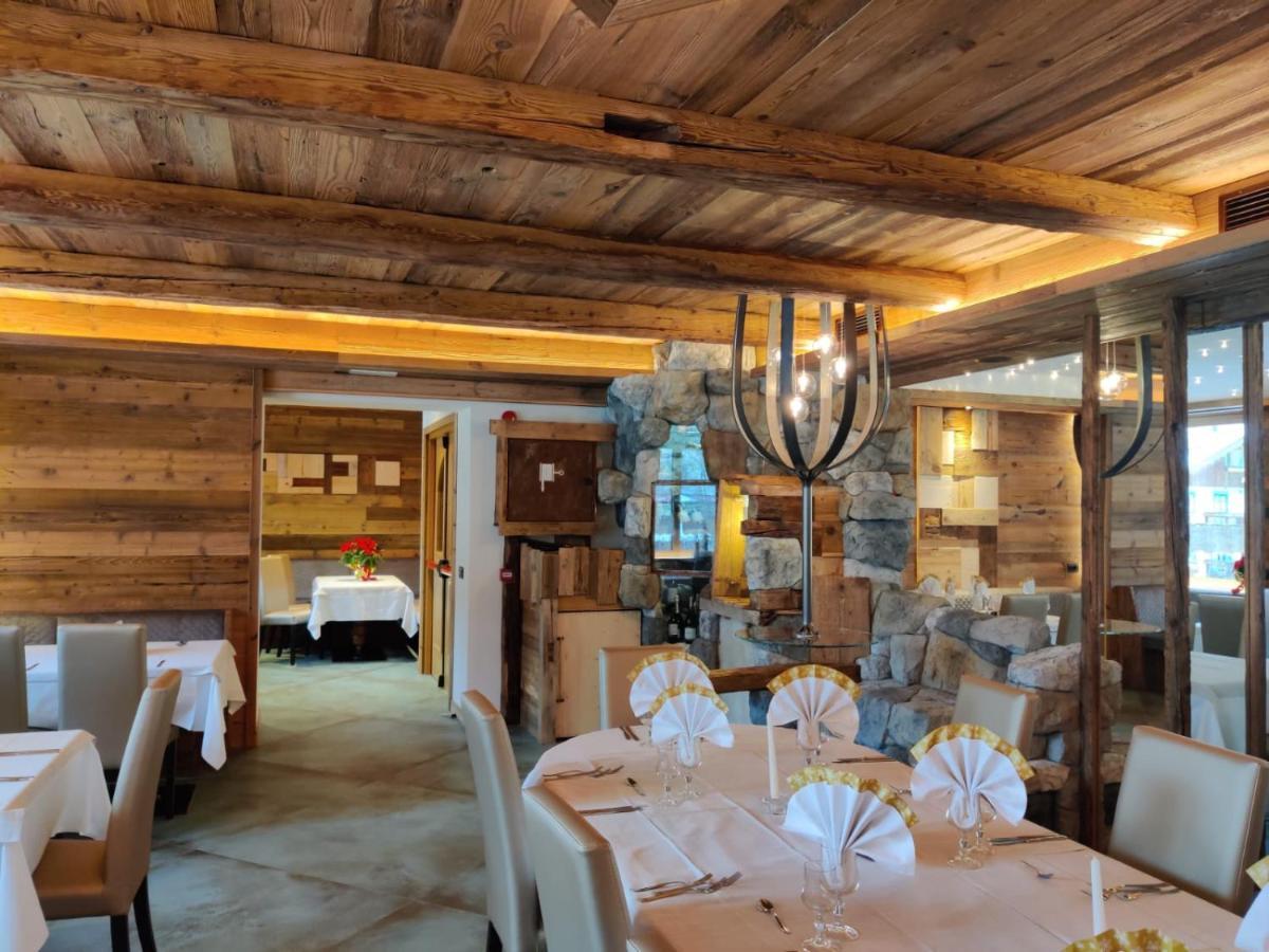 Hotel Laurino Pozza di Fassa Exterior foto
